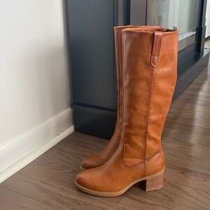 Baretraps size 6 boots